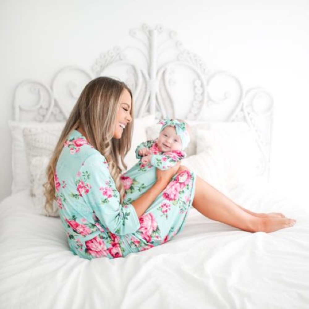 Posh Peanut Fl Aqua Swaddle Set w Bow & Mommy robe